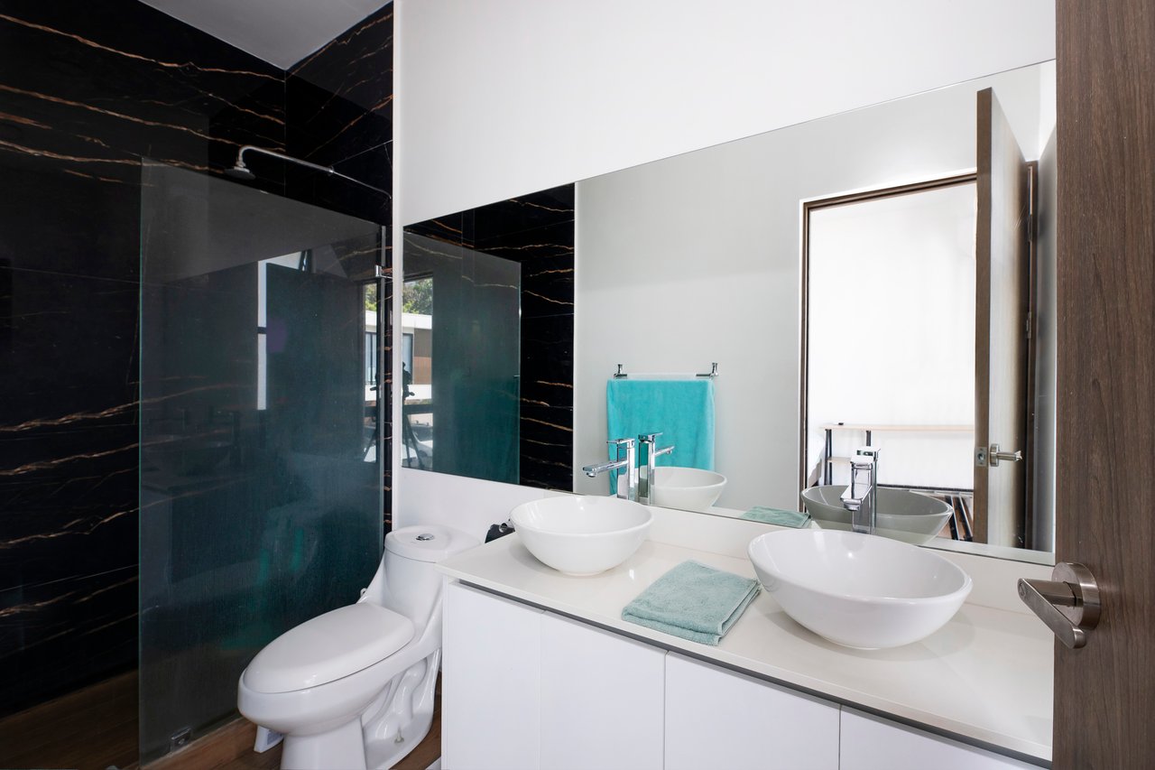 Private Pool Turnkey Condo, Santa Ana, San Jose