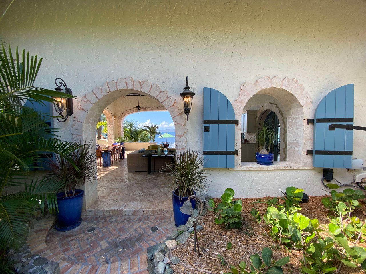 CLIFF HOUSE VILLA