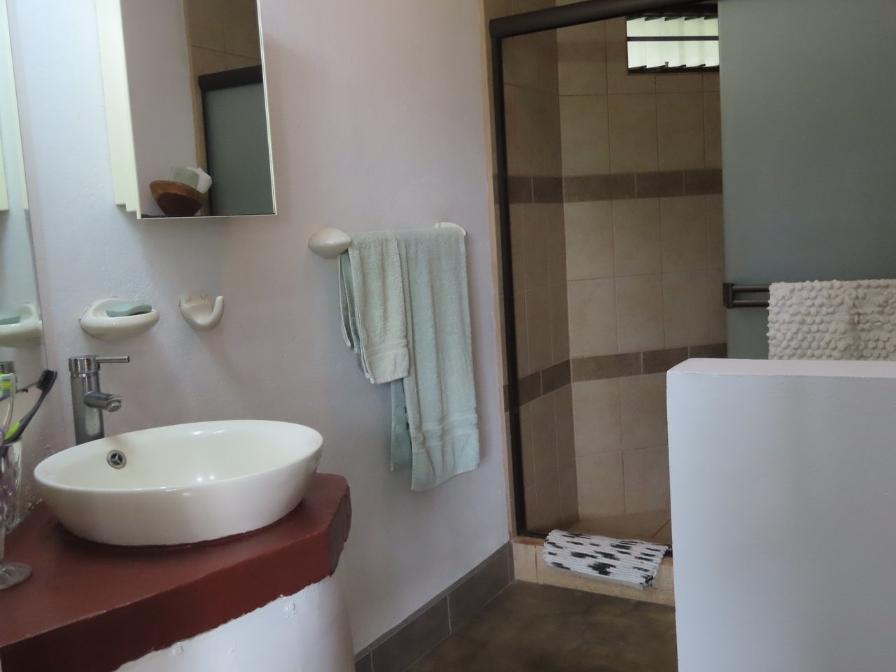 Modern Home with Guesthouse, Lake Arenal, Alajuela