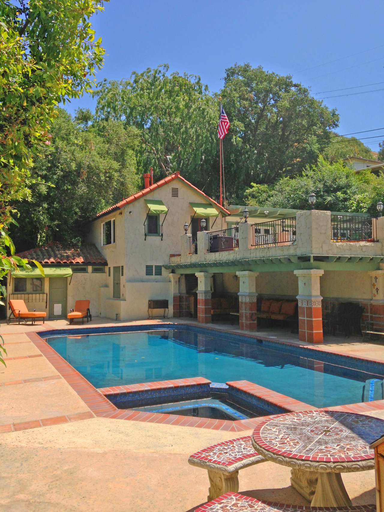 1830 Verdugo Vista Dr