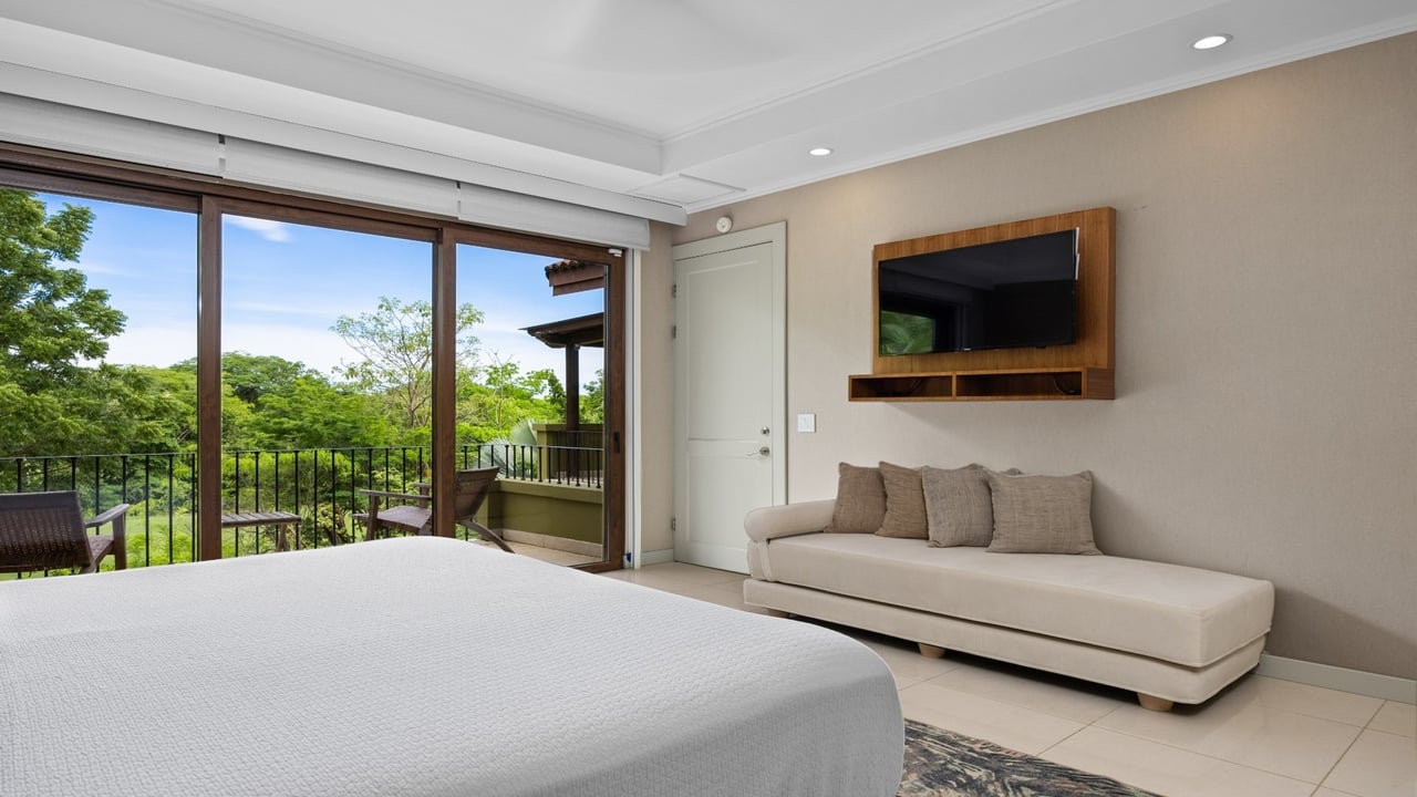 Renovated Golf Course Villa, Conchal, Guanacaste