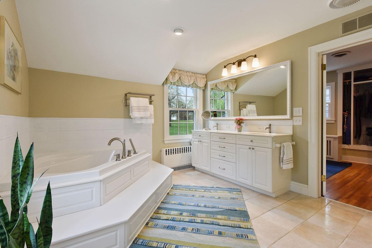 2663 Woodbridge Rd