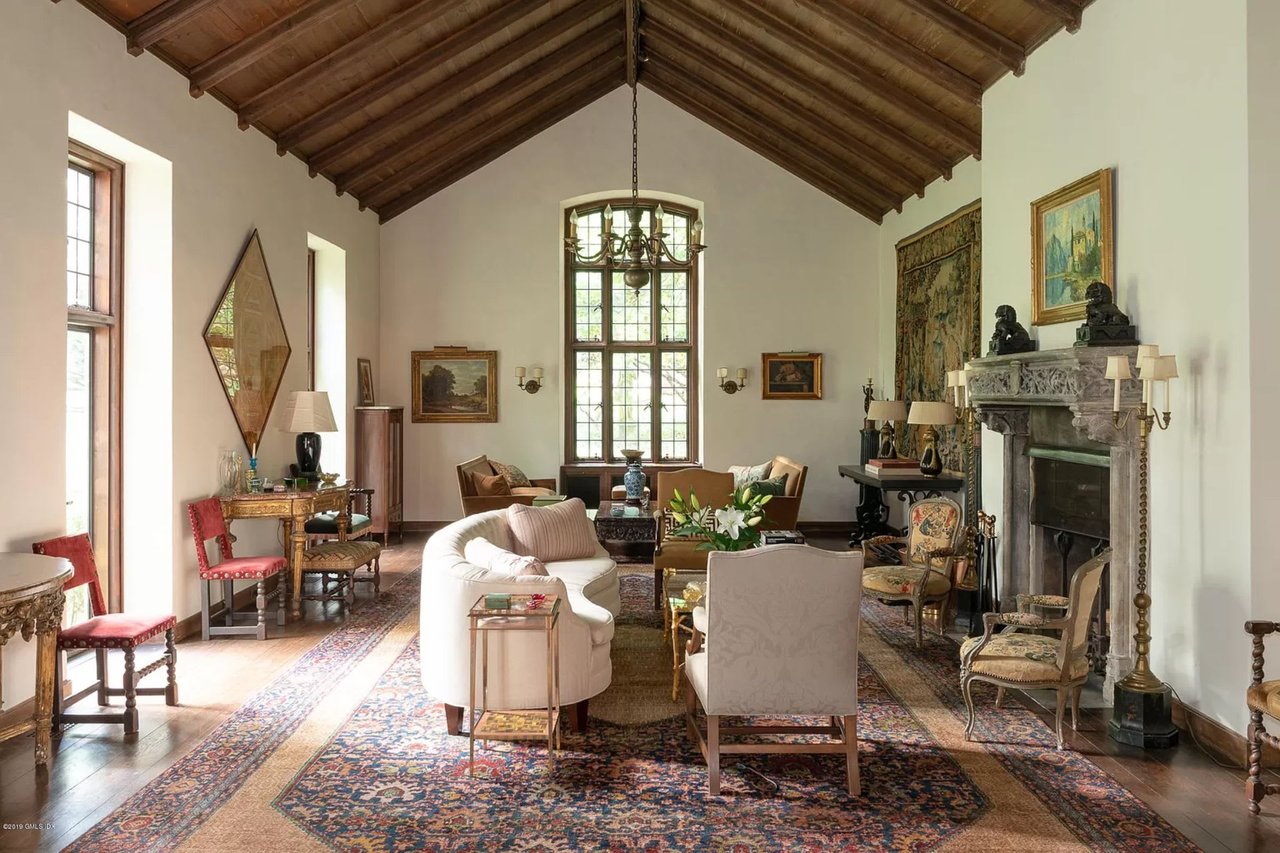 A Tour of Modern Luxurious Greenwich Estates