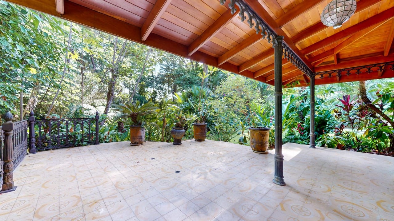 Colonial Oceanfront Estate, Dominical, Puntarenas