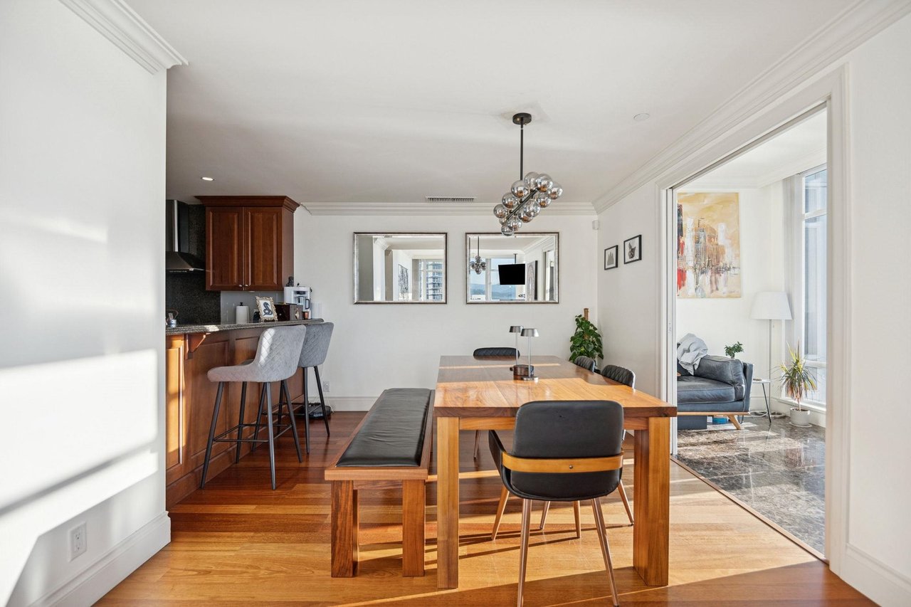 2302-428 Beach Cres