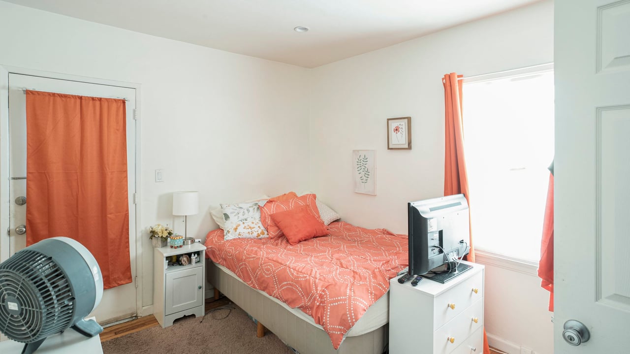 4-Plex in Prime Burbank Area with Great Upside Potential 