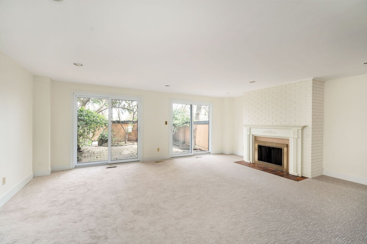 BAYVIEW VILLAGE TOWNHOME