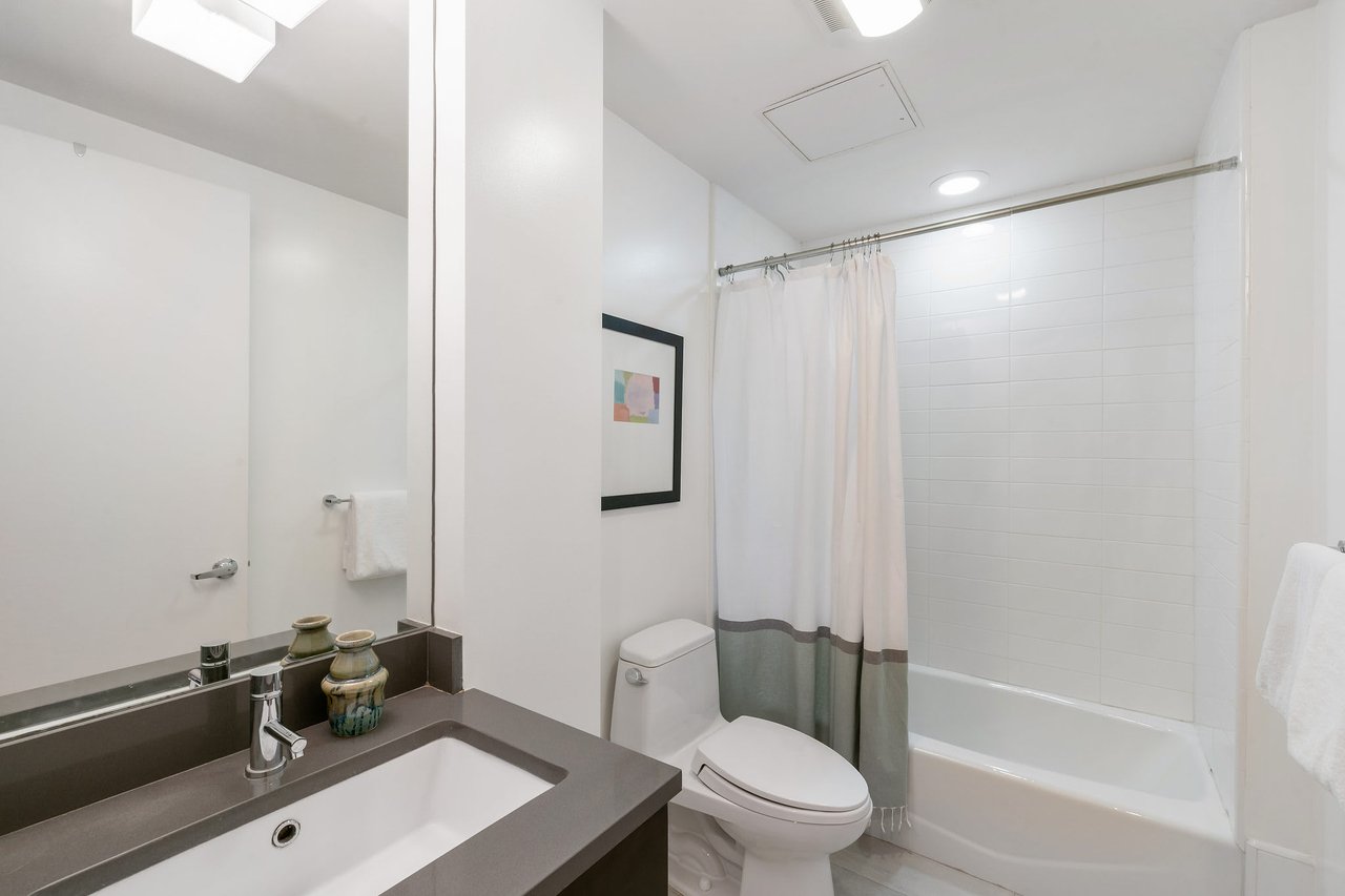 Modern Condominium in Nob Hill