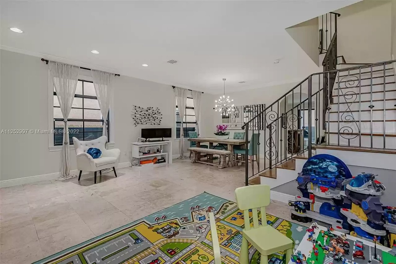 2929 Day Avenue