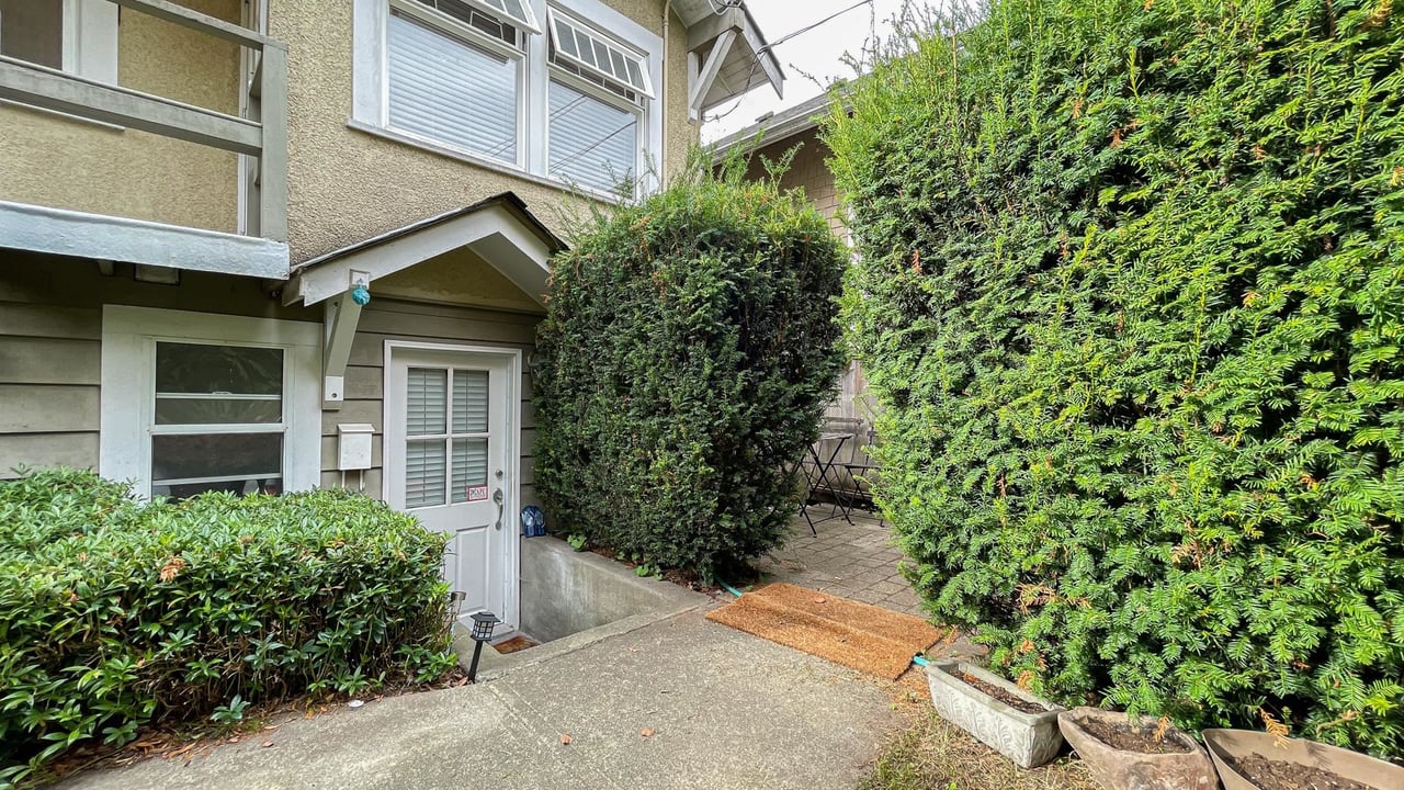 451 E 47th Ave