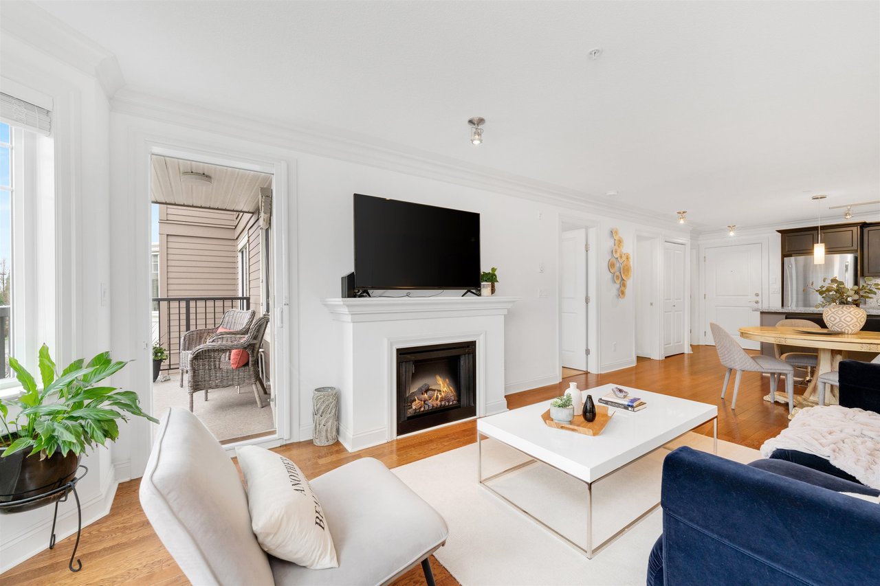 305-15389 Roper Ave