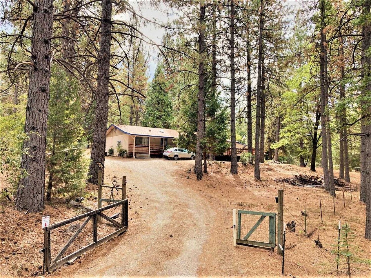 1521 Ridge Road