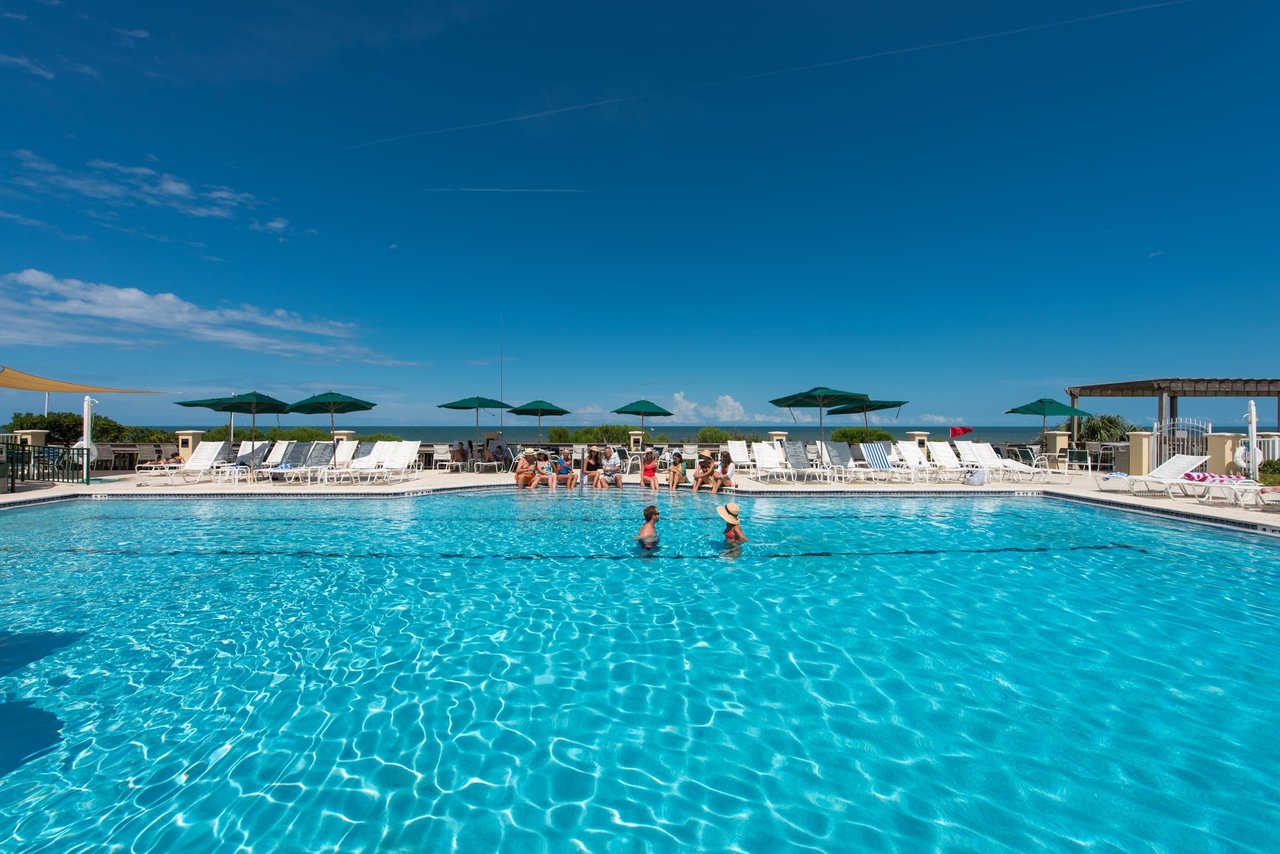 Serenata Beach Club