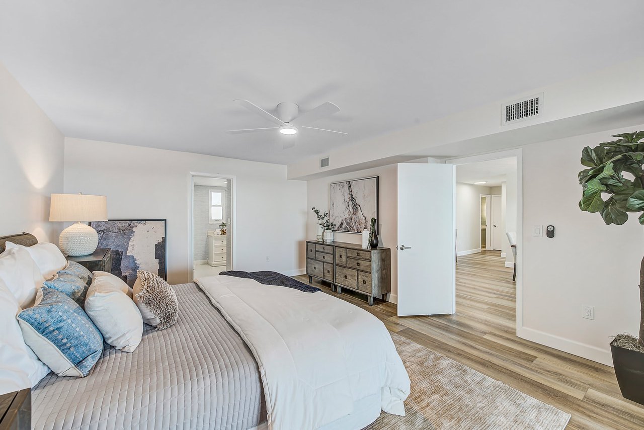 5200 Brittany Dr S, #804, St Petersburg, FL 33715