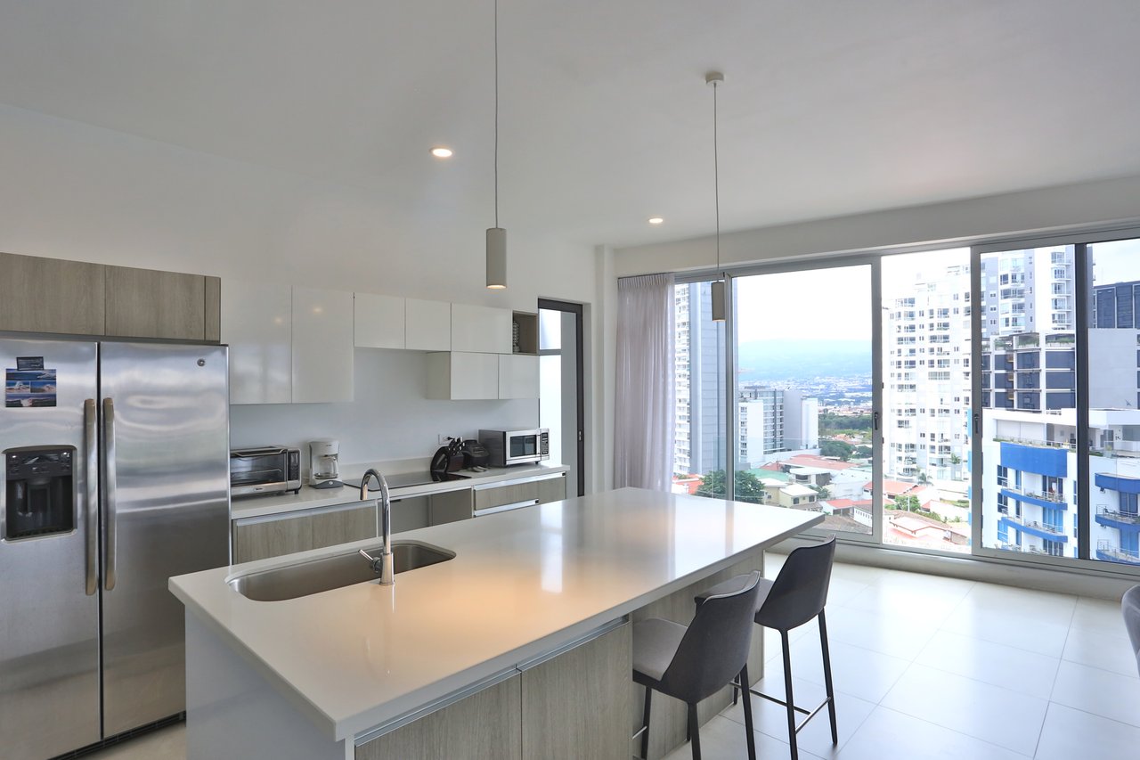Panoramic Stadium View Penthouse, Sabana and Rohrmoser, San Jose