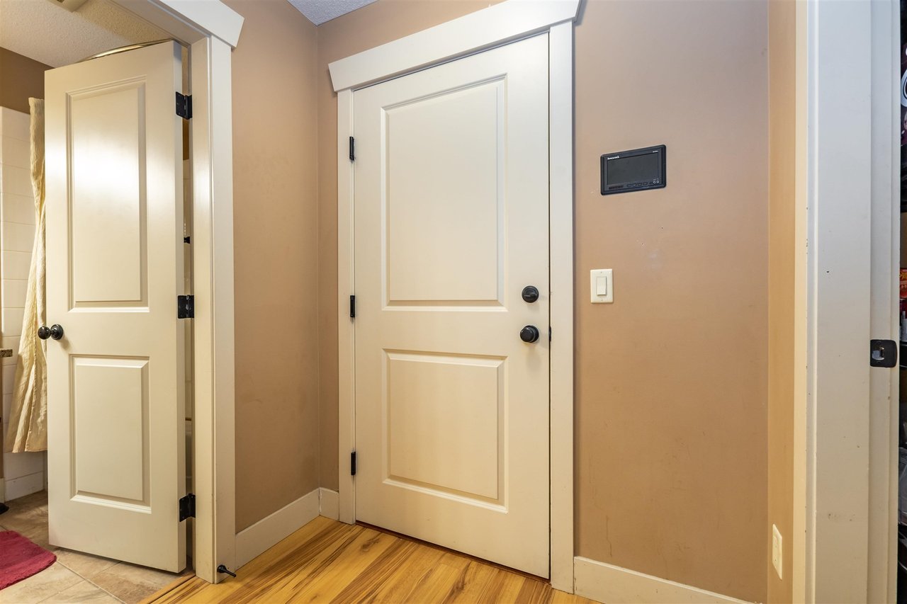 106-45893 Chesterfield Ave