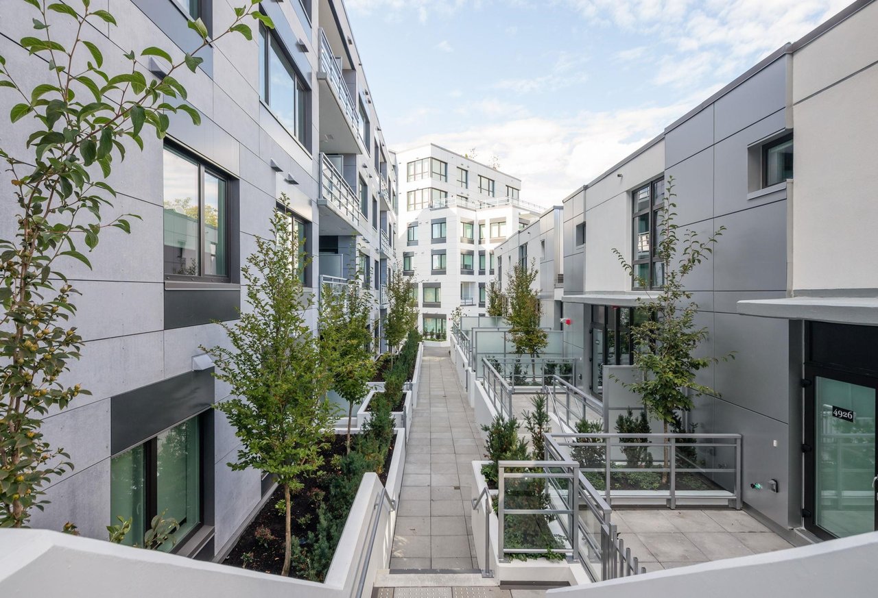 203-4932 Cambie St