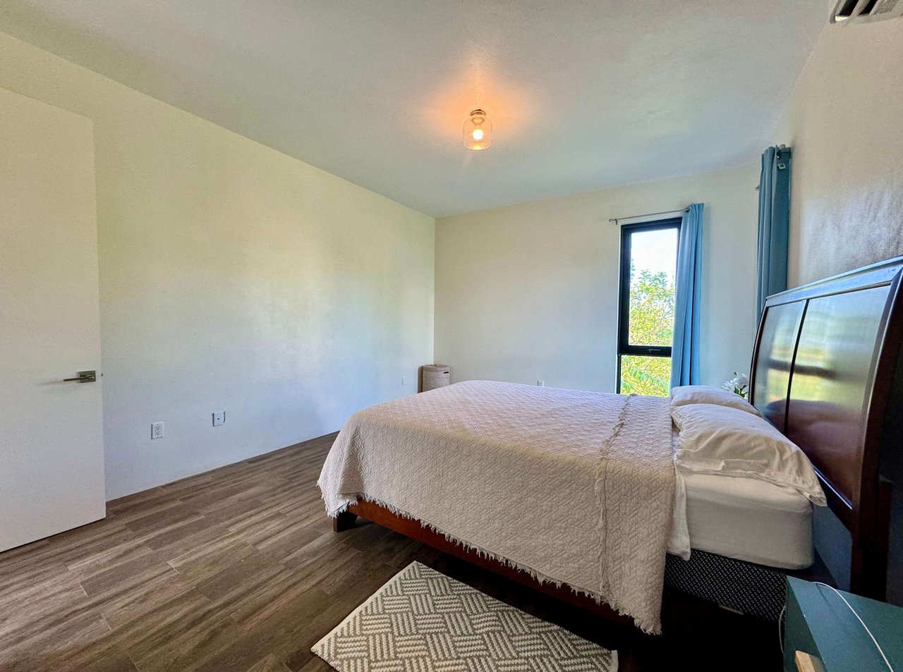 432 Lambert 1 Bedroom Apartment