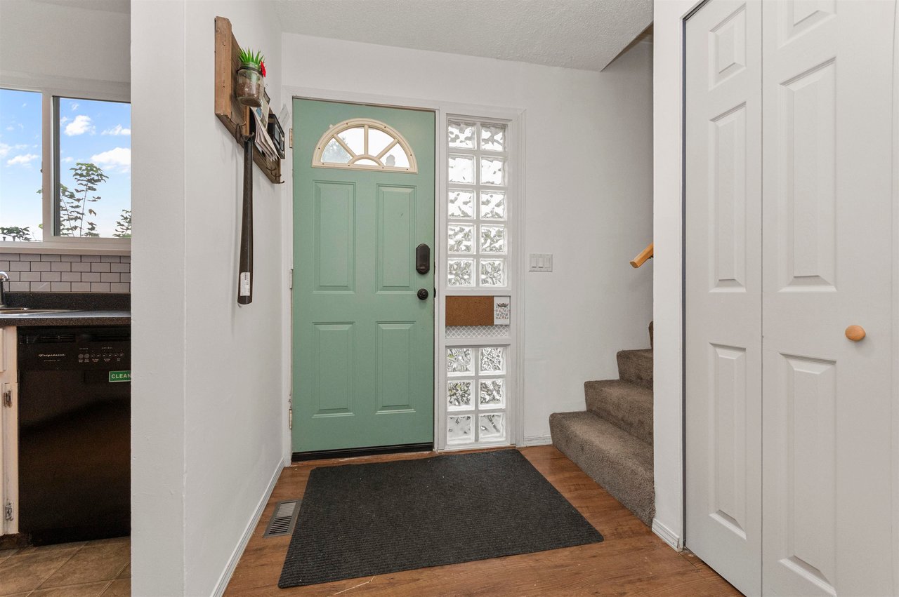 32378 Grebe Cres
