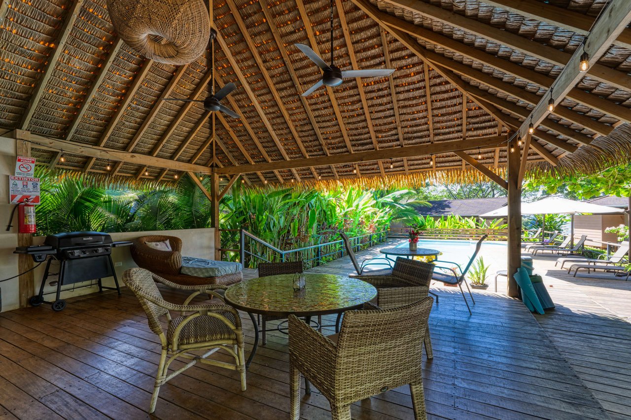 Boutique Hotel Overlooking the Pacific Ocean