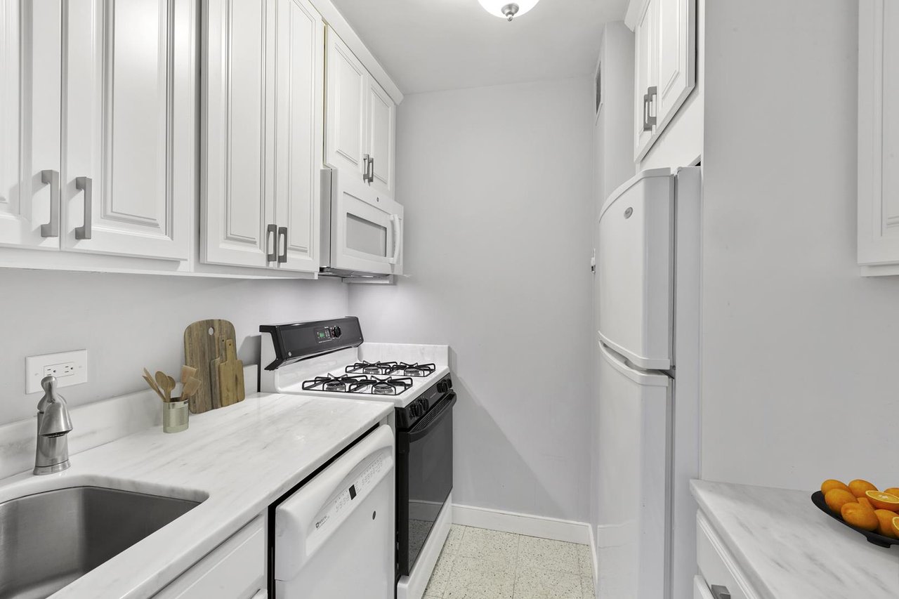 61 West 62nd Street, Apt 19-N