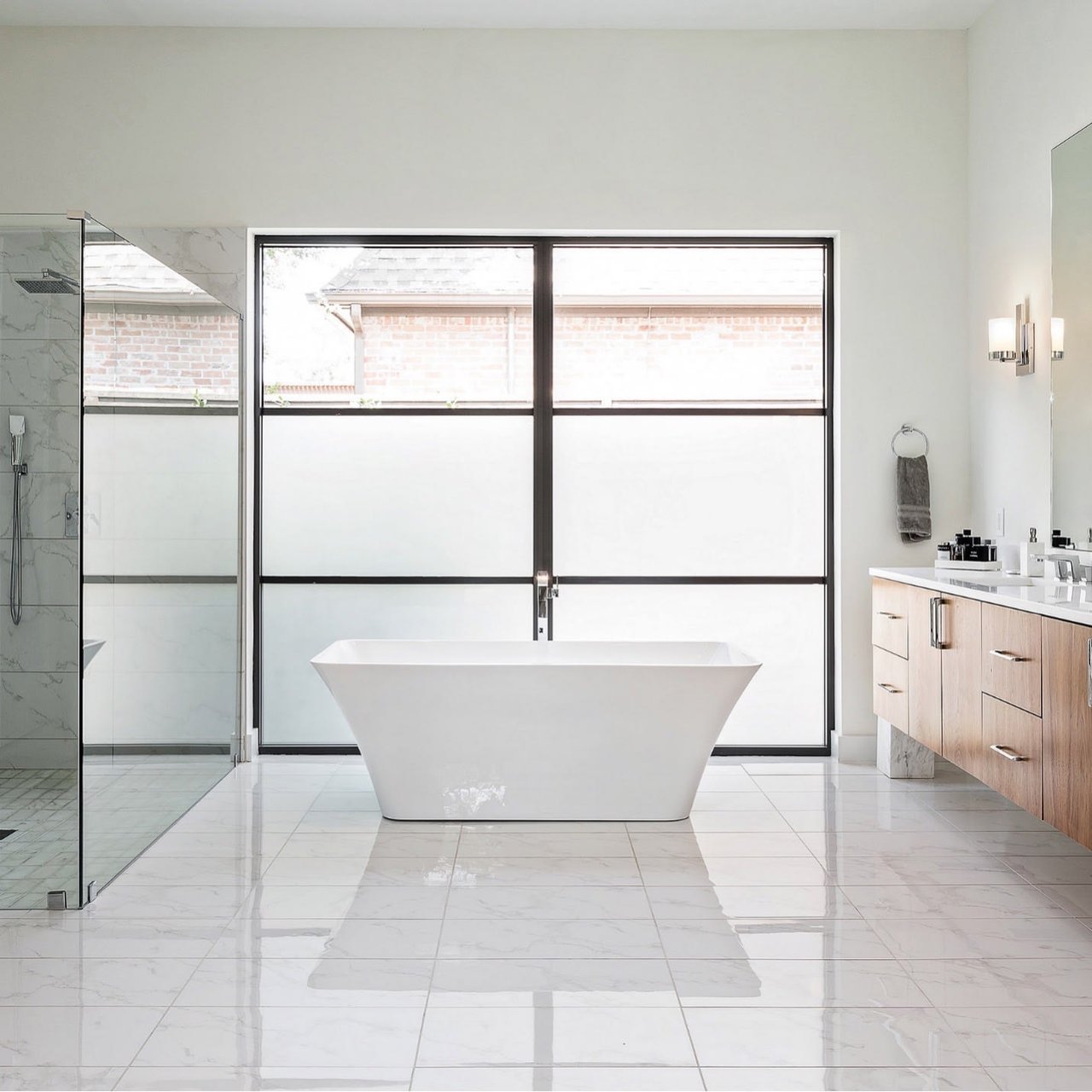 2023 Luxury Bathroom Building Trends: A Guide to Extravagance in Custom Home Design