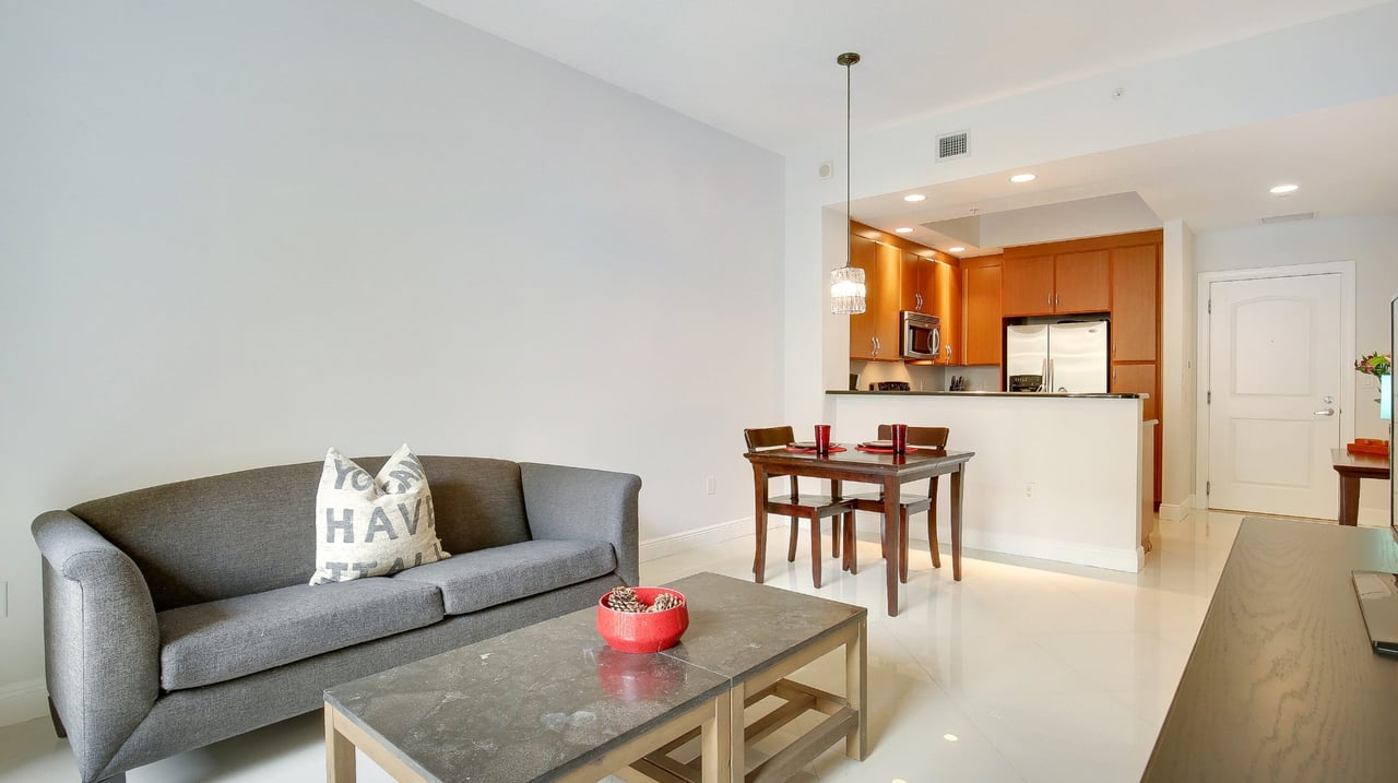 701 S Olive Ave, Apt 709