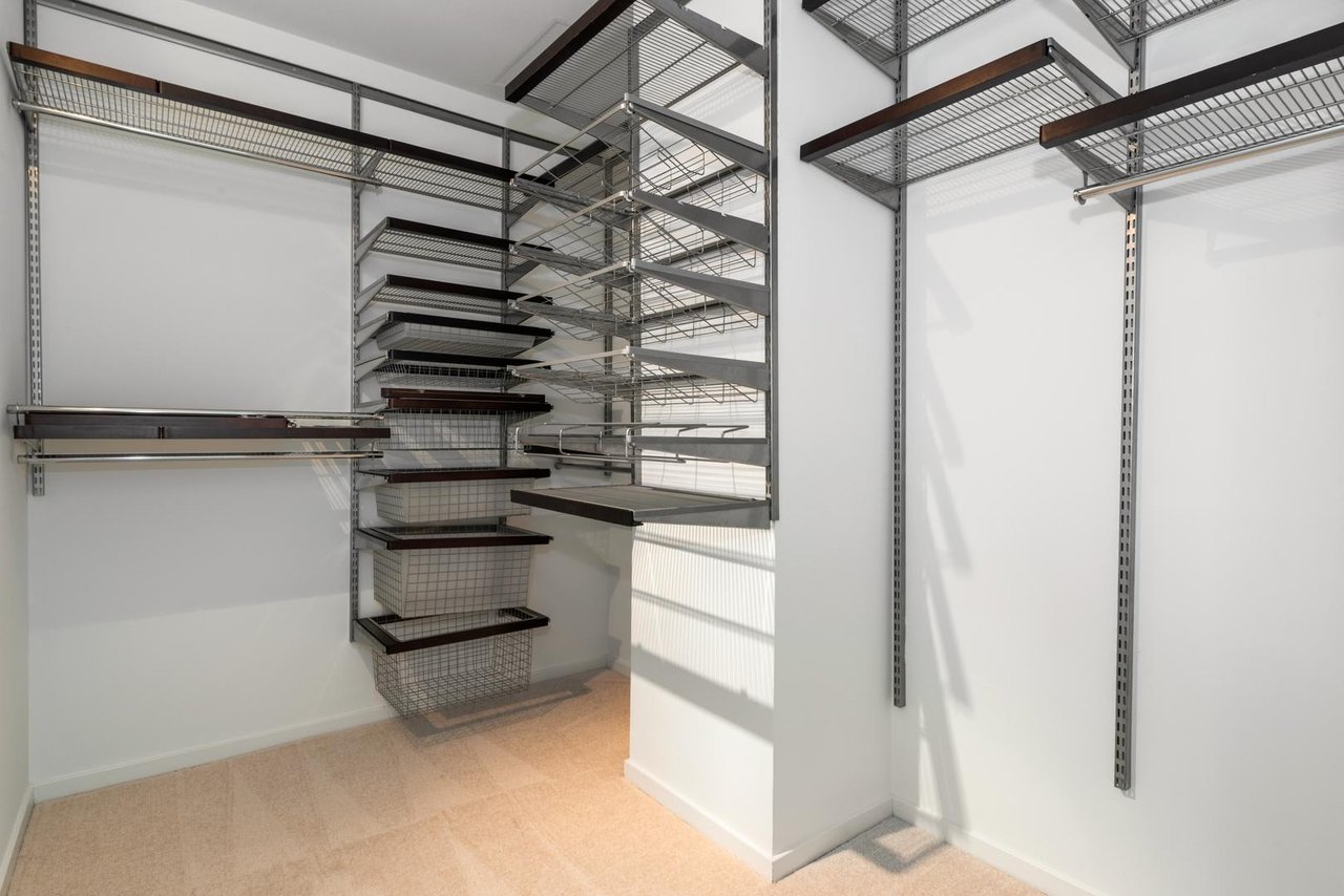 500 W SUPERIOR  Street, Unit 1801