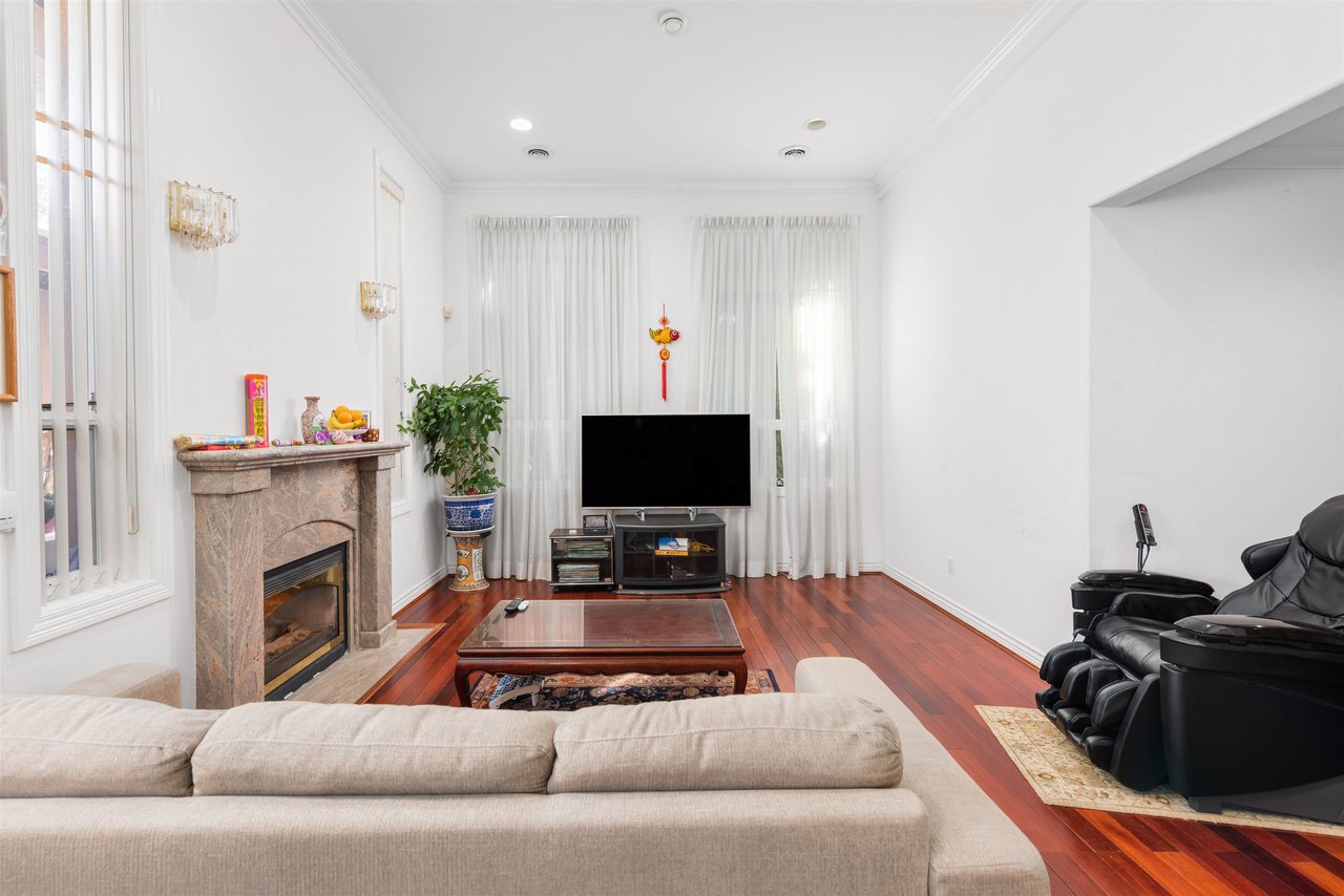 6160 Azure Rd