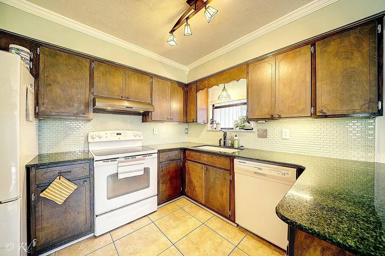 5524 PALM Way