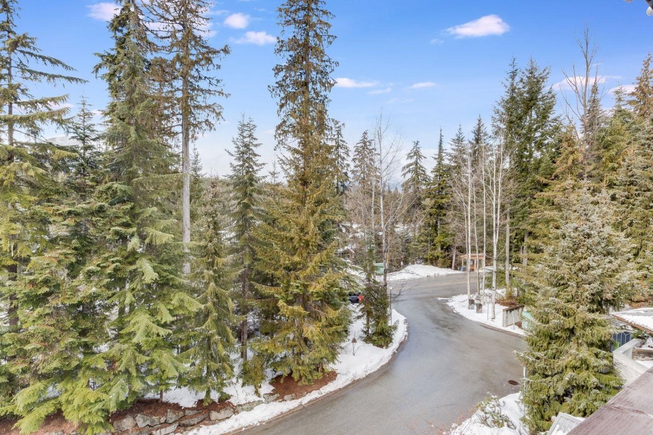 411 G4-4653 Blackcomb Wy