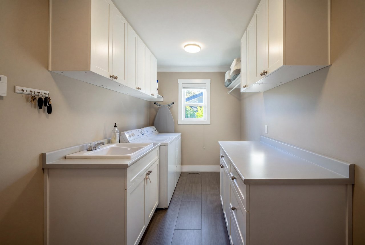 1422 Maple Cres