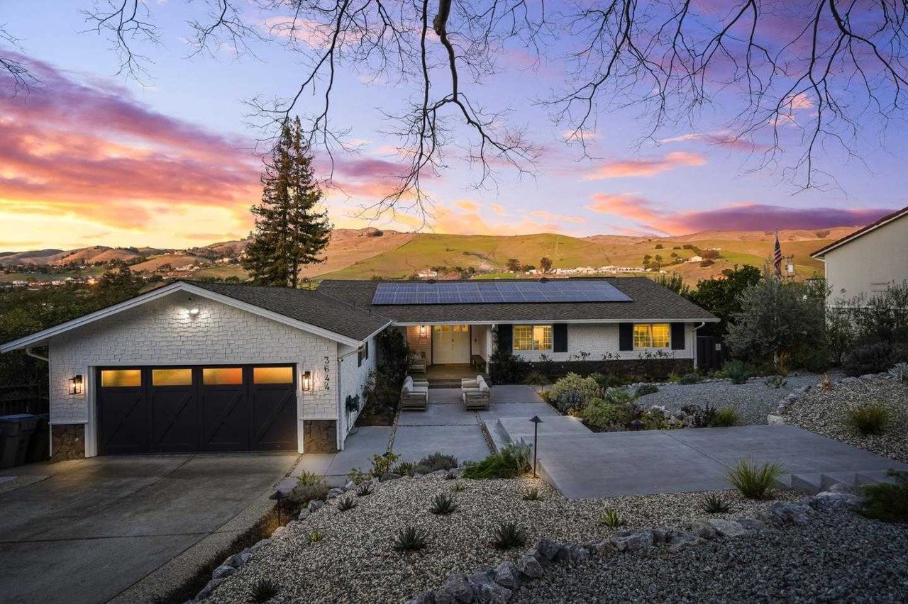 3644 Warner DR