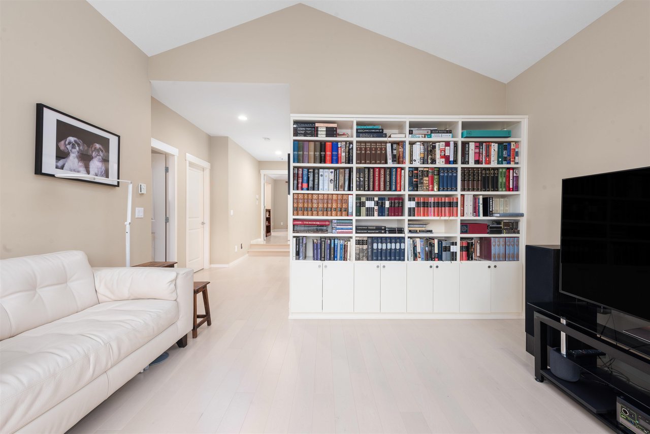 118 Hawthorn Drive, Port Moody