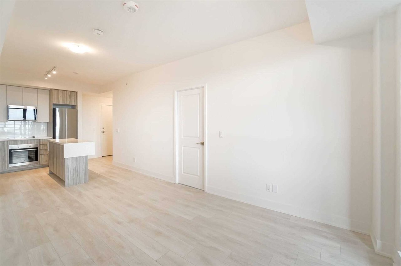 #1110-297 Oak Walk Dr
