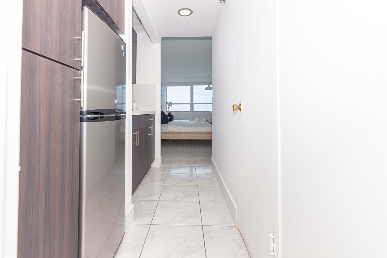 5445 Collins Ave #822 Miami Beach FL-33140