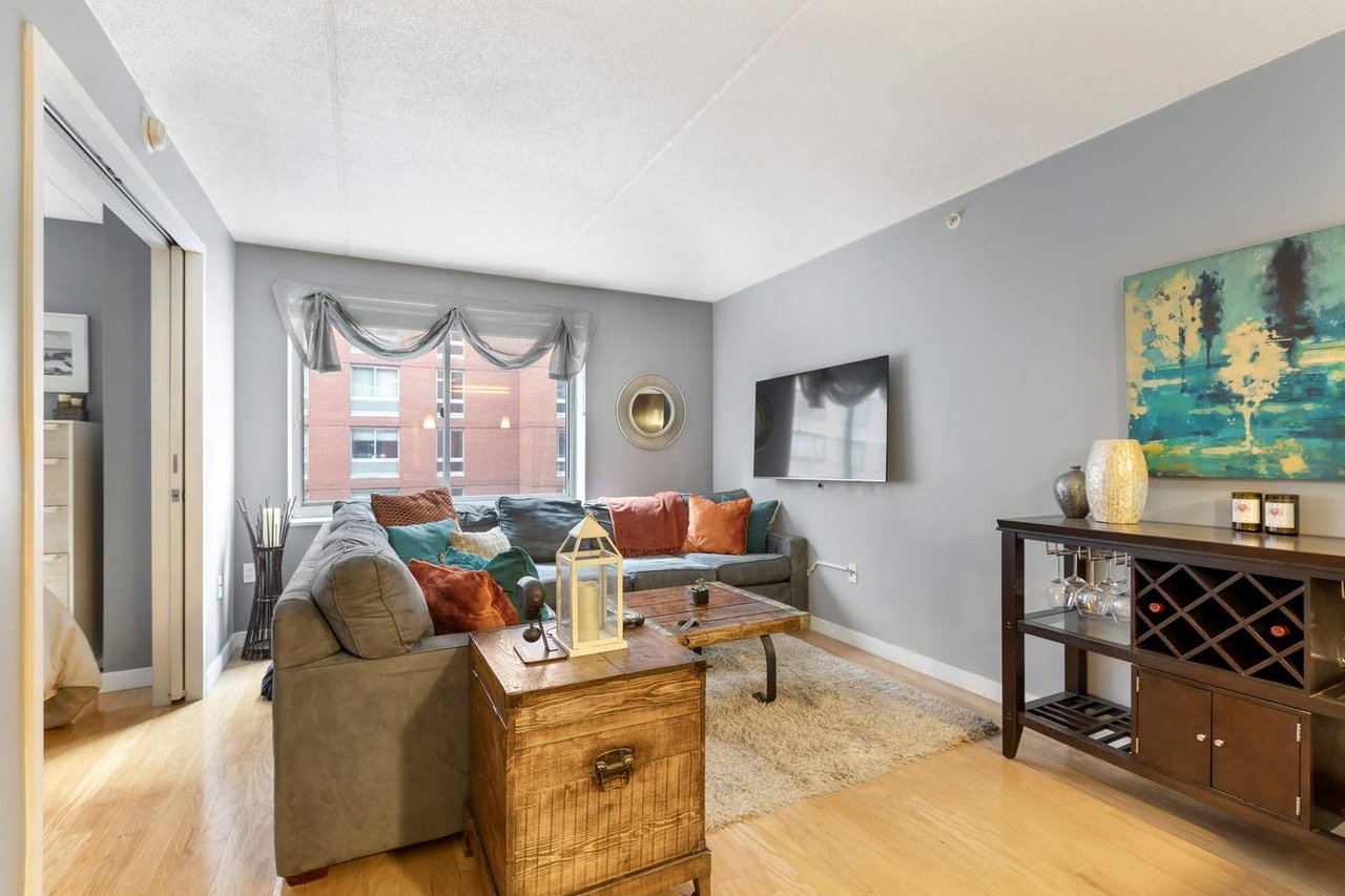 555 W 23rd St, Unit N7R