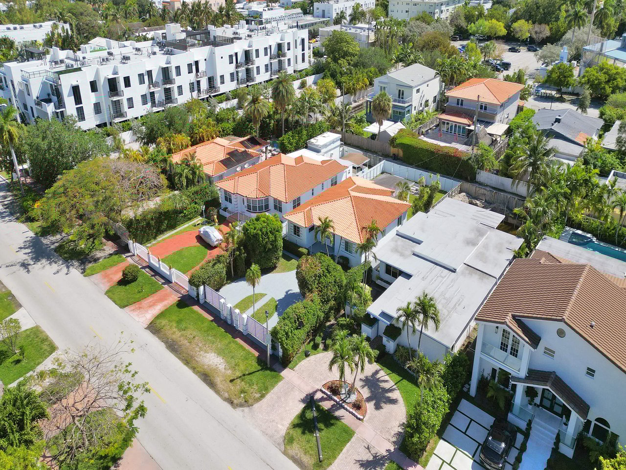 1435 Lenox Ave. Miami Beach, FL