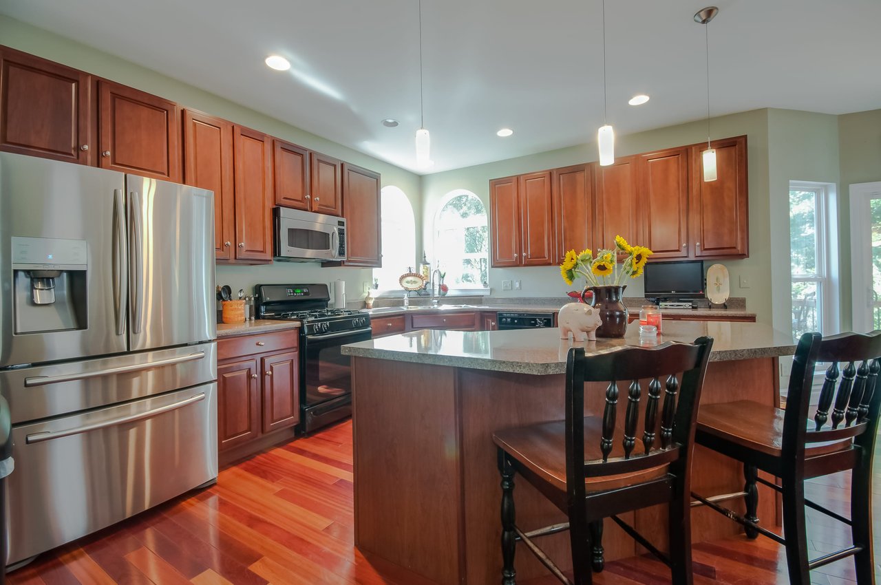 Represented Buyer and Seller - Newer Construction on Quiet Cul-de-sac
