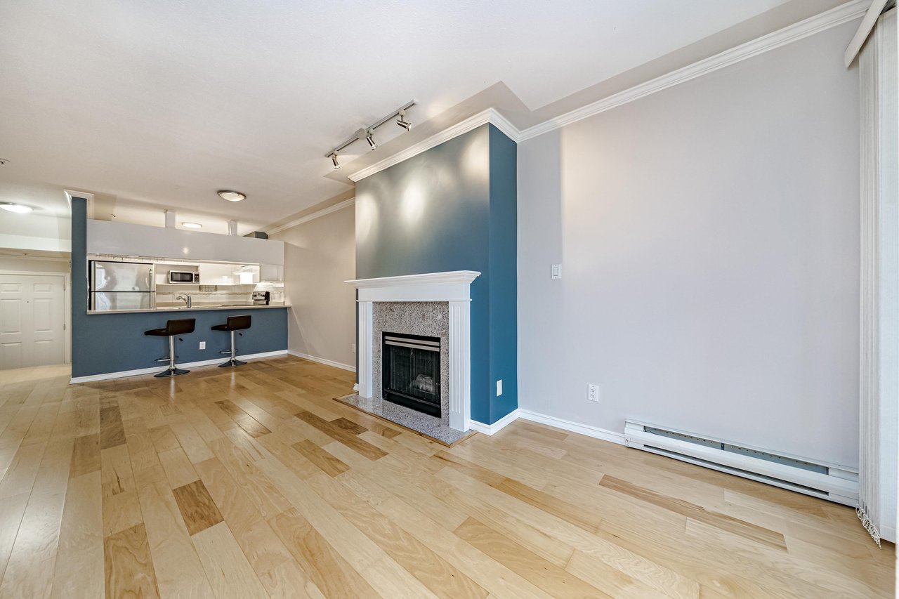 210-3638 W Broadway