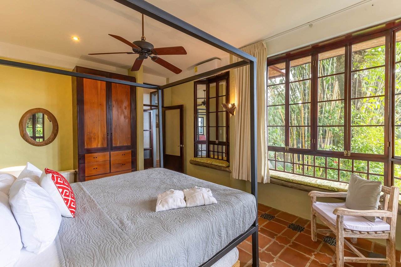 Balinese Tropical Rental Villa, Manuel Antonio, Puntarenas