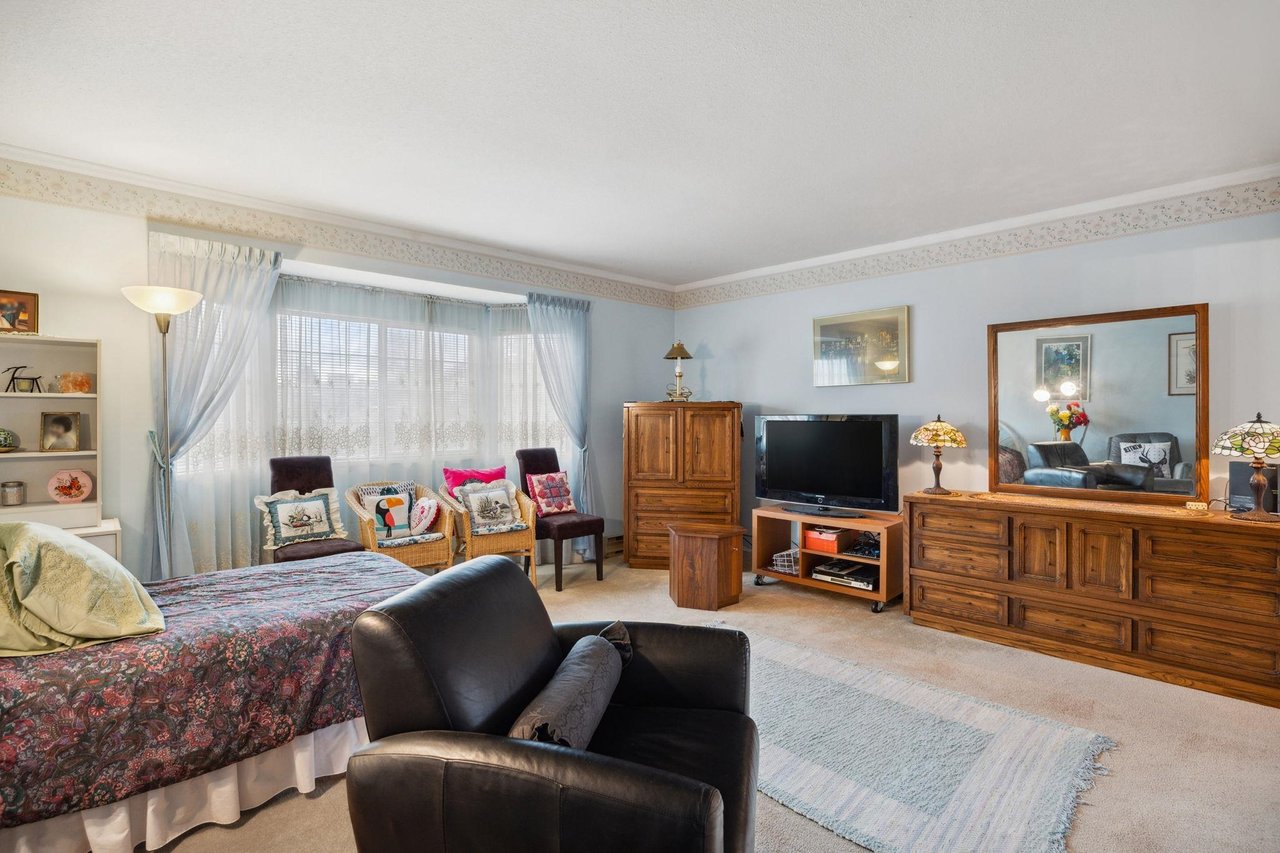 116-15121 19 Ave
