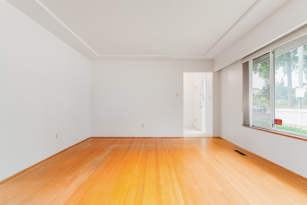 6350 Broadway