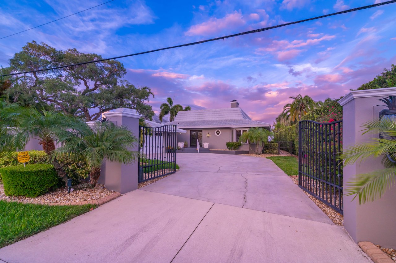 Prestigious Address in Lido Shores