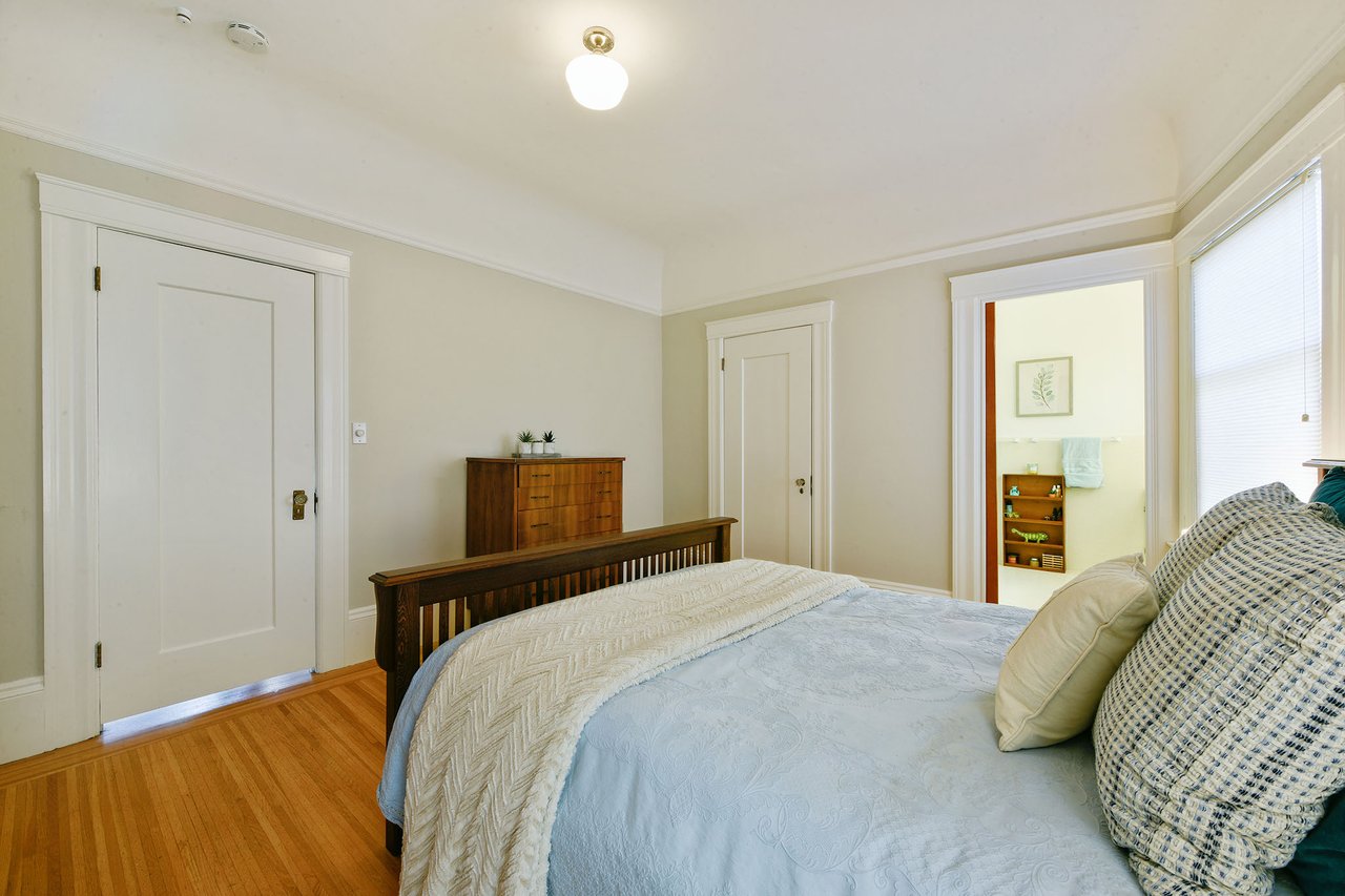 811 Santa Clara Ave