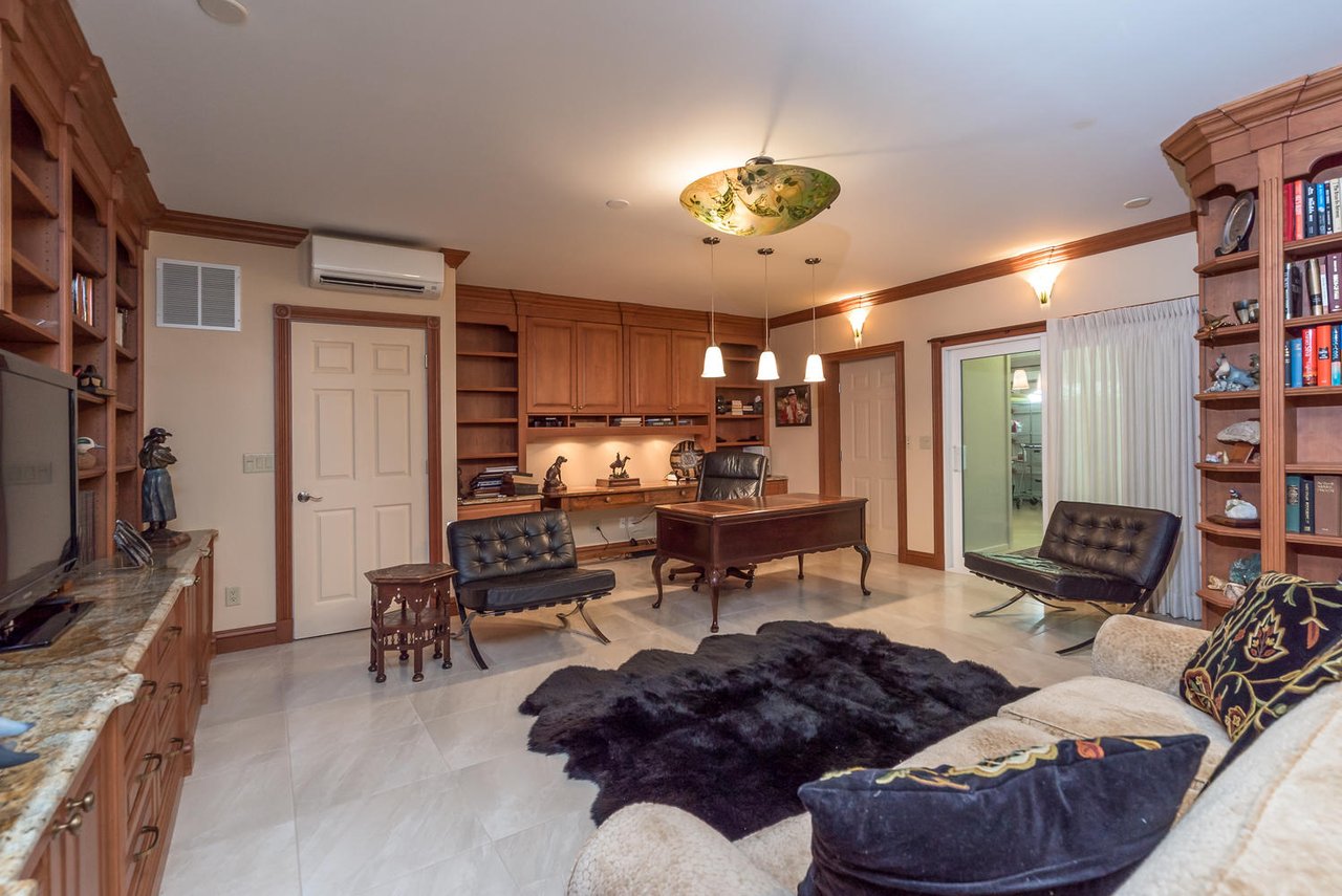 1329 Vista Dr