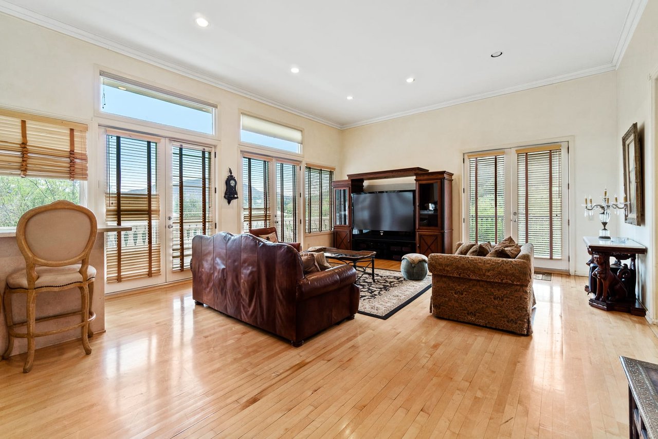 Pristine Luxe
