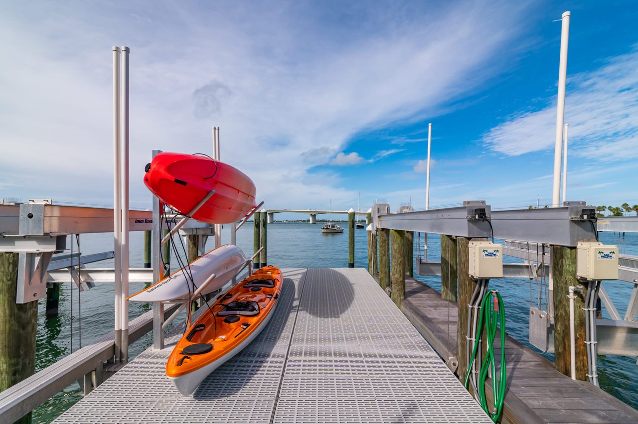 280 Golden Gate Point PH 2