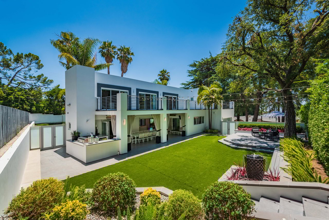 691 East Las Flores