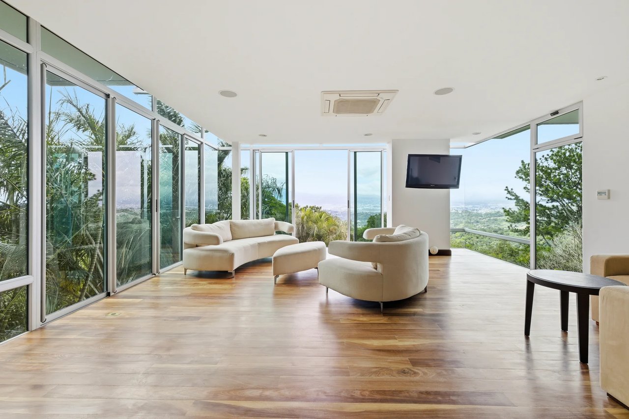 Panoramic Valley Views Retreat, Santa Ana, San Jose